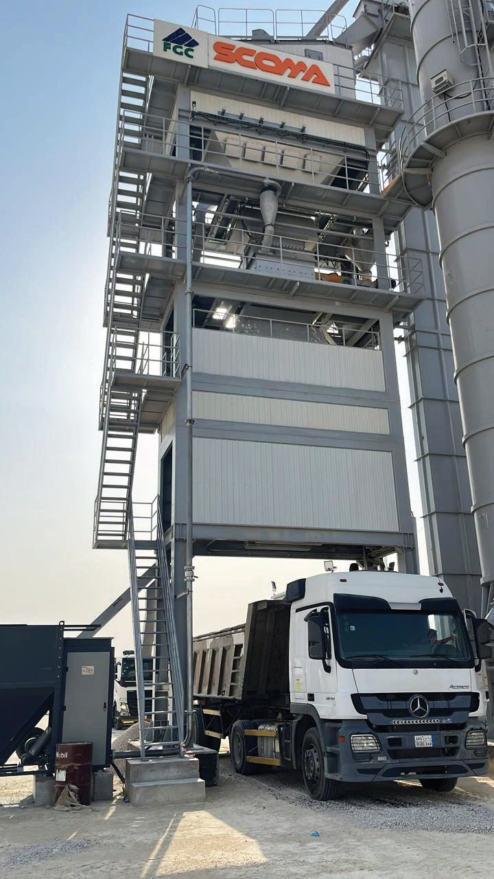 FGC asphalt batching plant with a loaded tipper truck